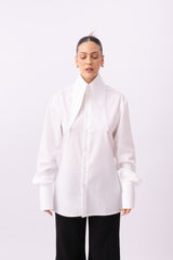 Camicia long collar bianca dettaglio colletto lungo elegante