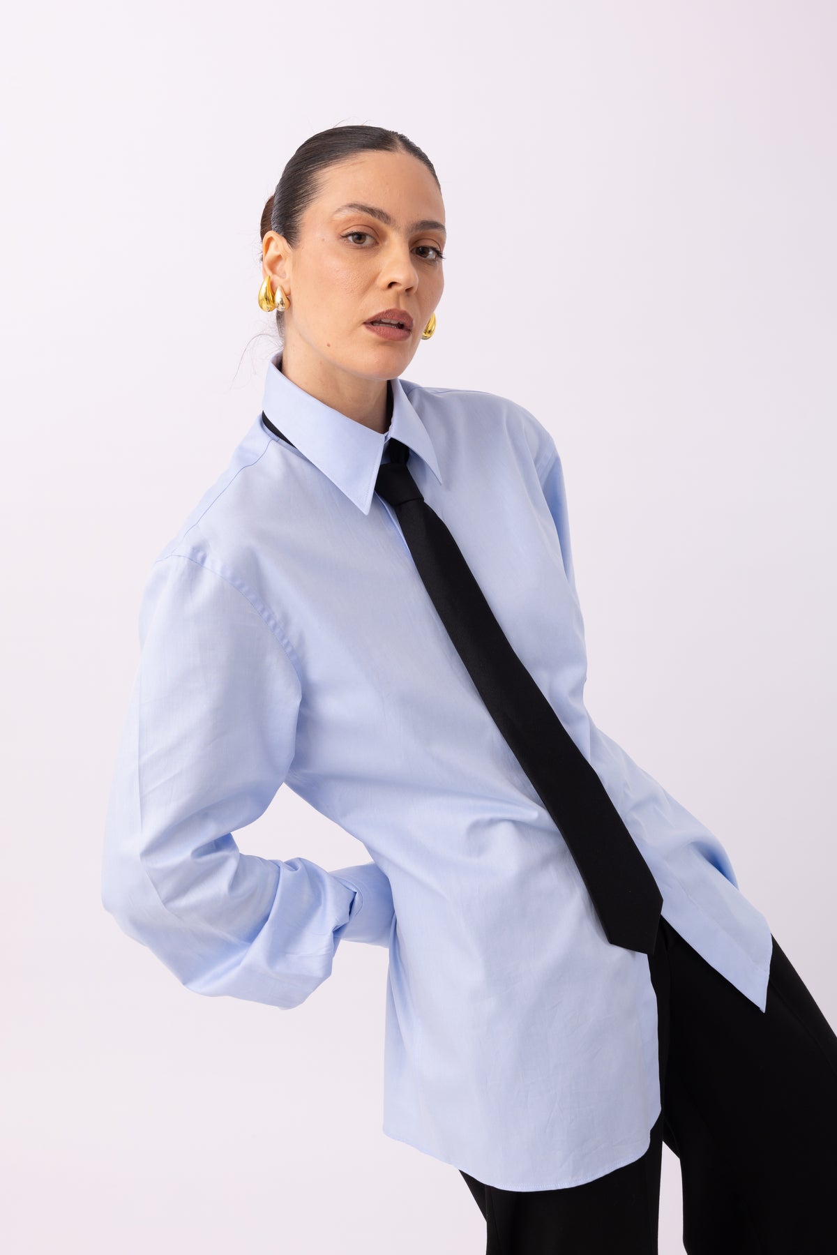 Camicia classica azzurra vestibilità regolare genderless