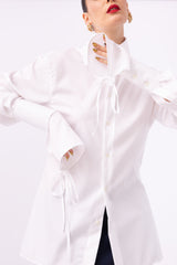 CAMICIA CON STRINGHE BIANCA