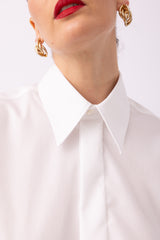 Camicia classica bianca dettaglio colletto bottoni madreperla