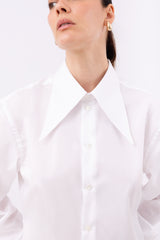Camicia mini long collar bianca dettaglio colletto lungo elegante