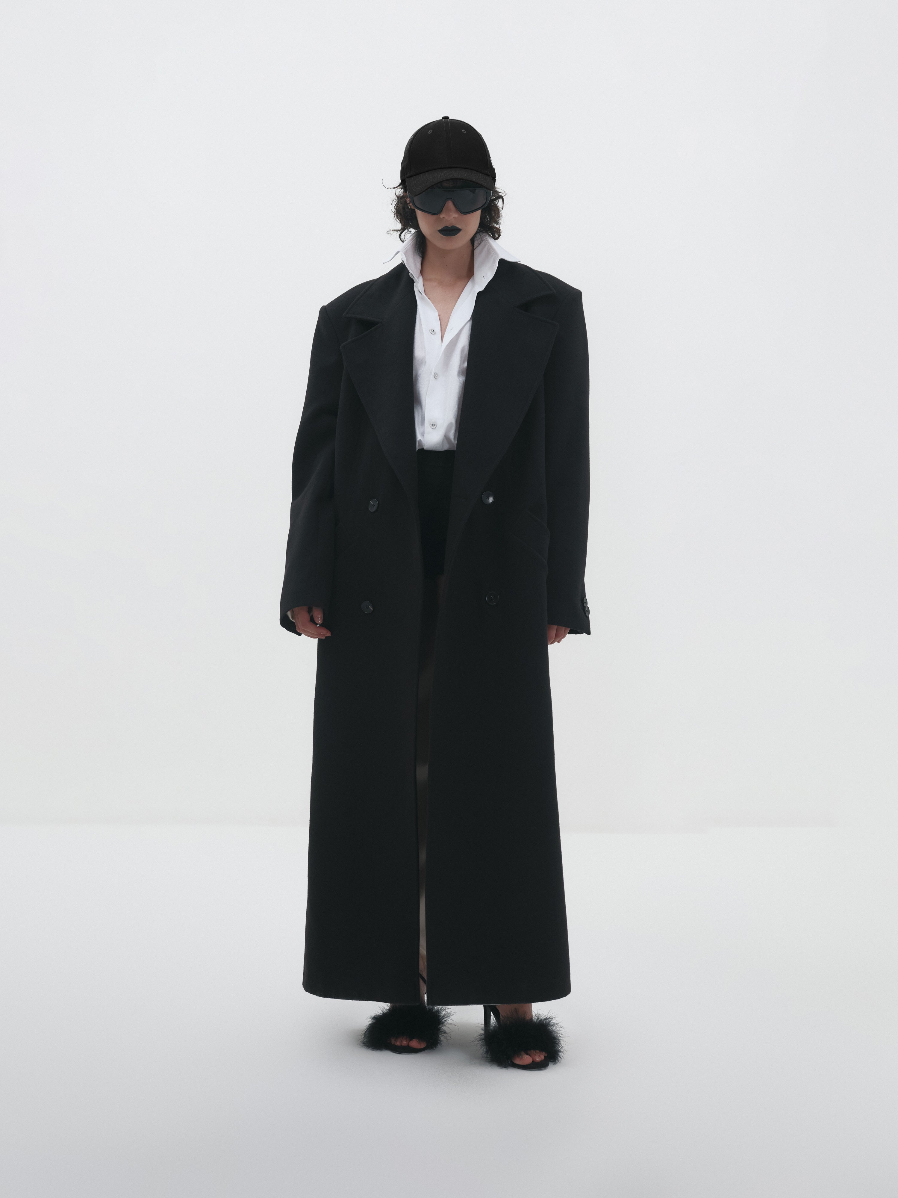 CAPPOTTO OVERSIZE NERO – All Hours