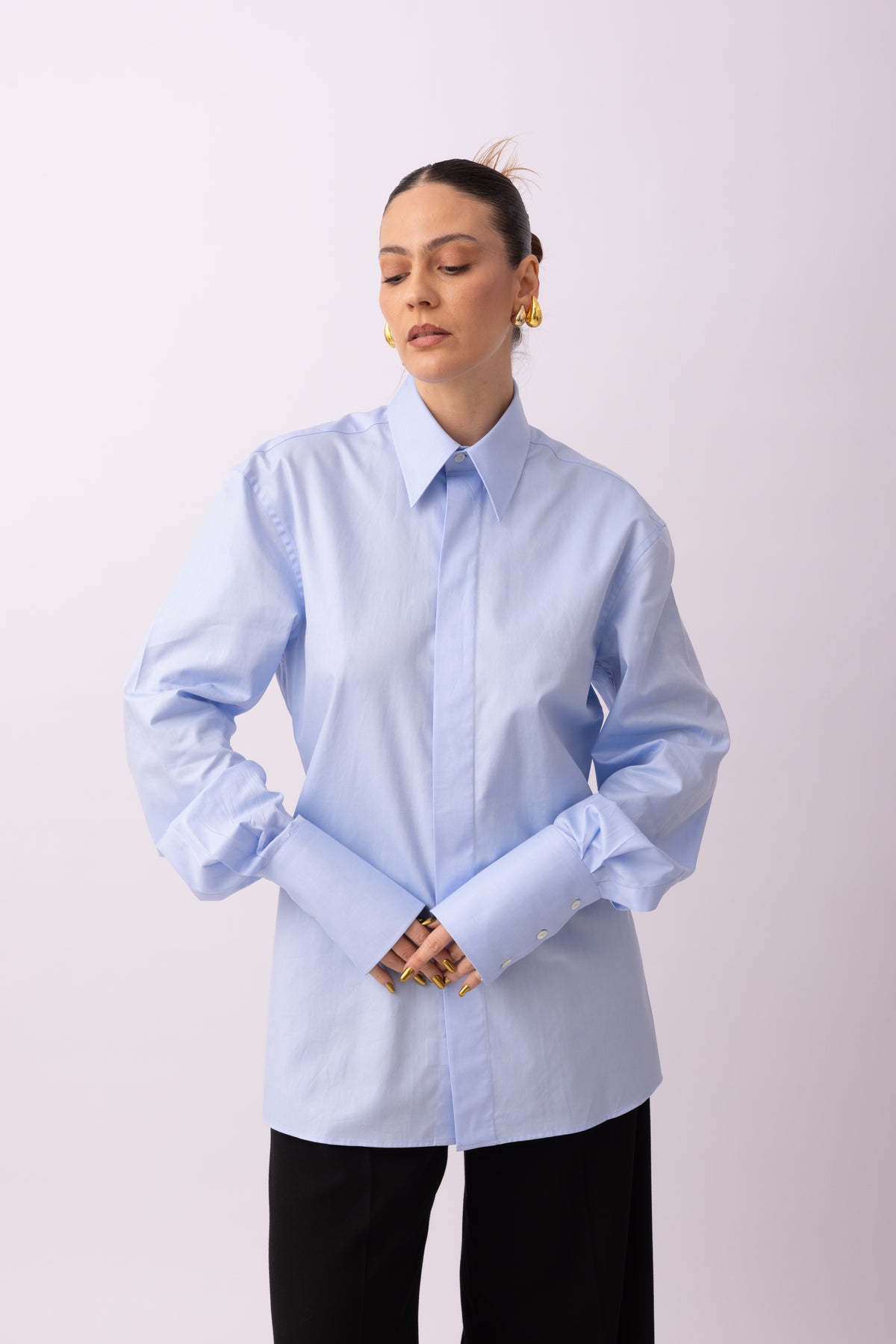 Camicia classica azzurra retro design contemporaneo